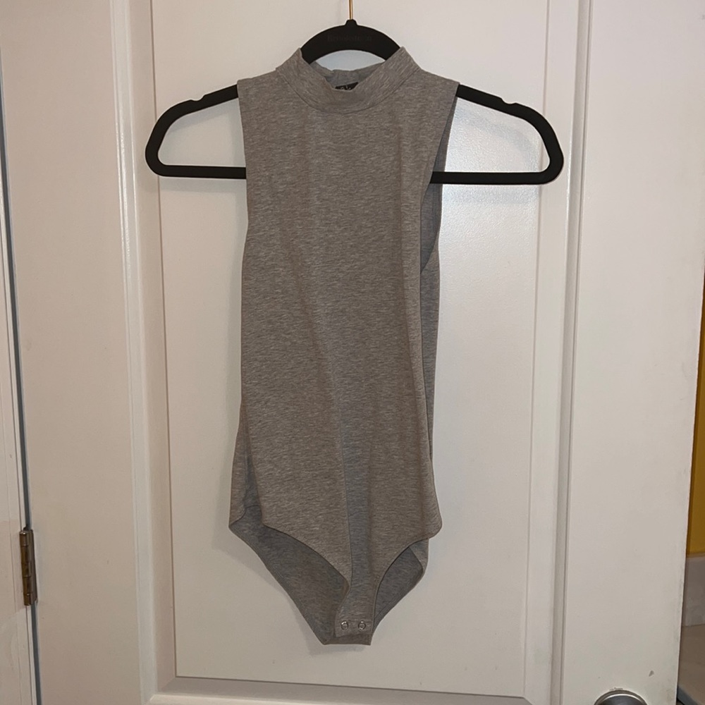 ❌SOLD❌3/$20 bodysuit